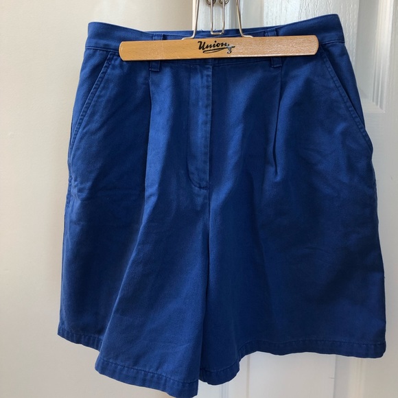 Vintage high waisted Ralph Lauren Bermuda shorts. - Picture 2 of 3